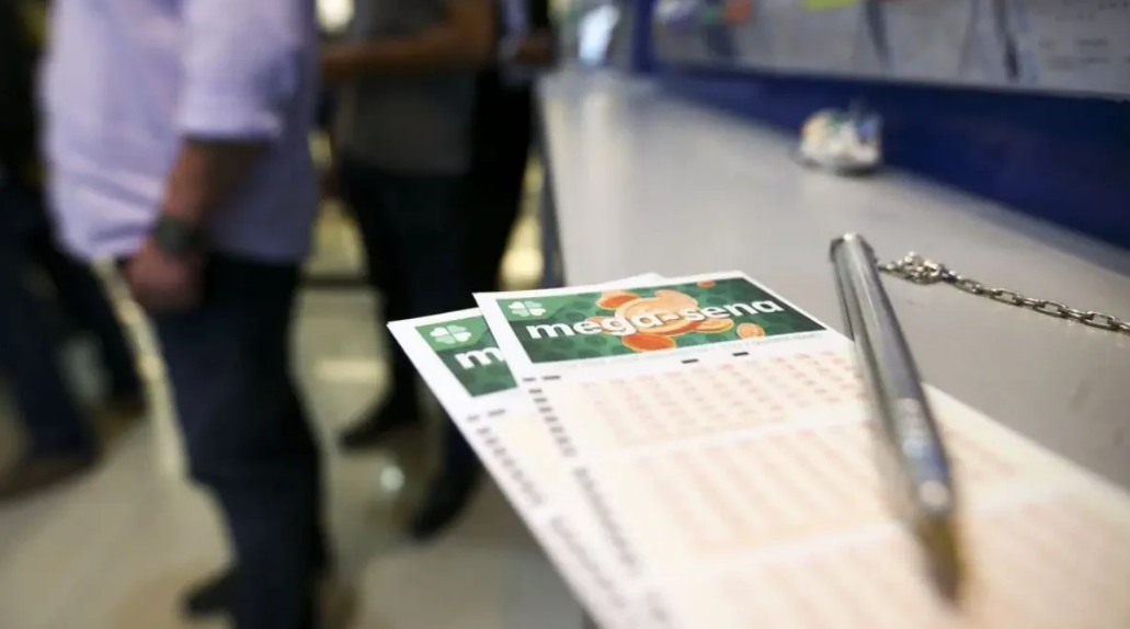 Mega-Sena 3003 acumula e 17 apostas levam prêmios de quina