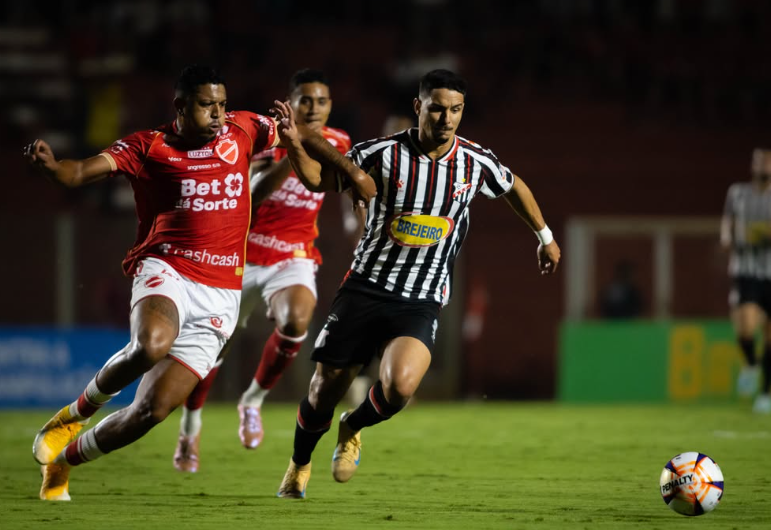 Vila Nova cai nos pênaltis para Anápolis e dá adeus à Copa Centro-Oeste