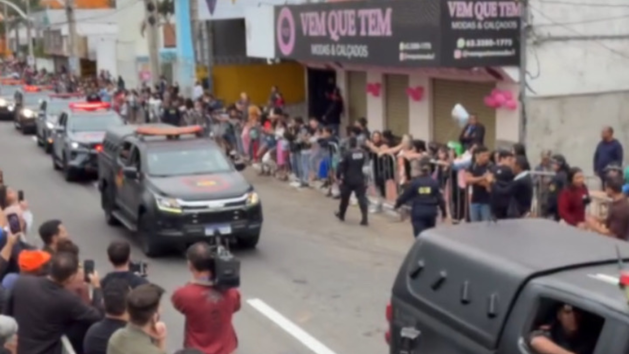 Vídeo: Viaturas pretas da CPE desfilam em Aparecida de Goiânia em possível último ato antes de mudança visual
