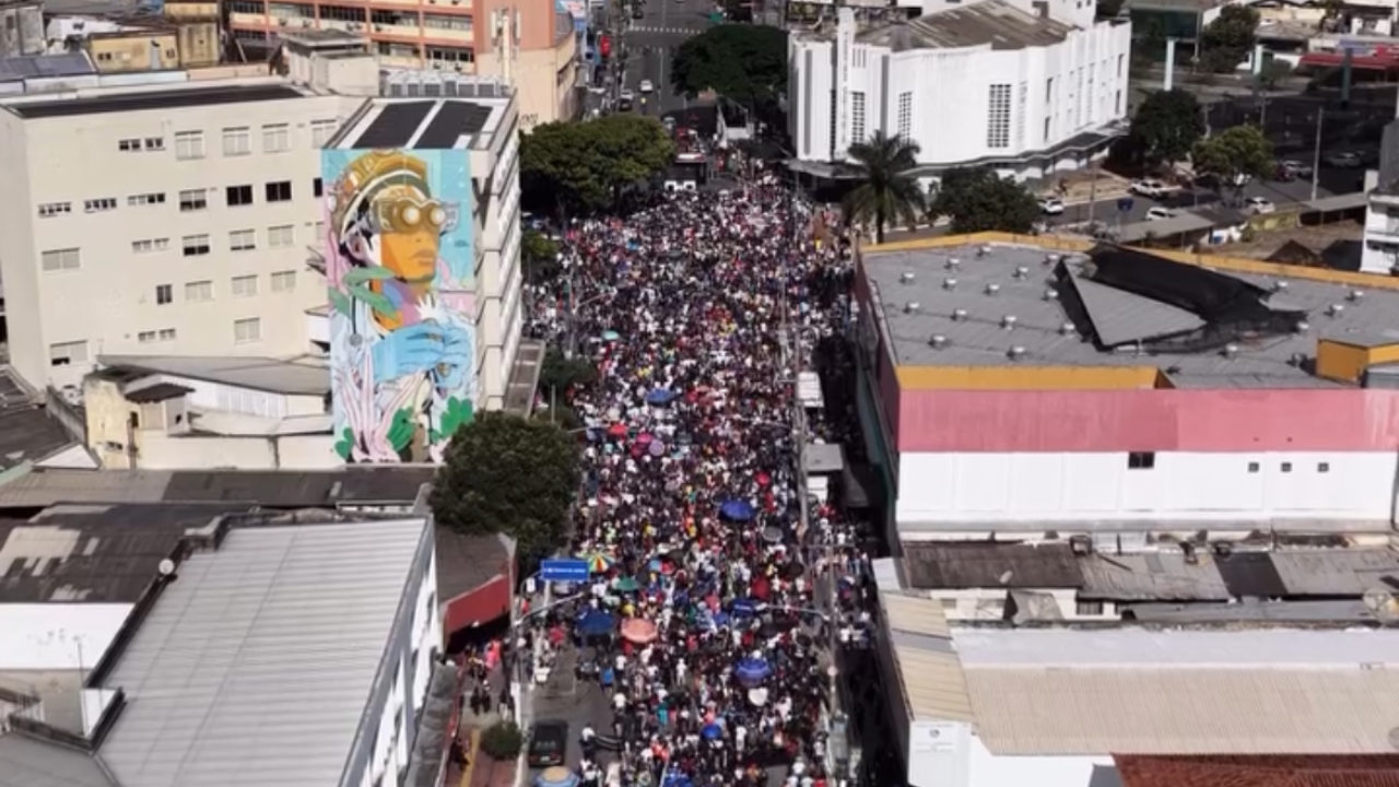 Vídeo: Marcha para Jesus reúne milhares de fiéis nas ruas de Goiânia