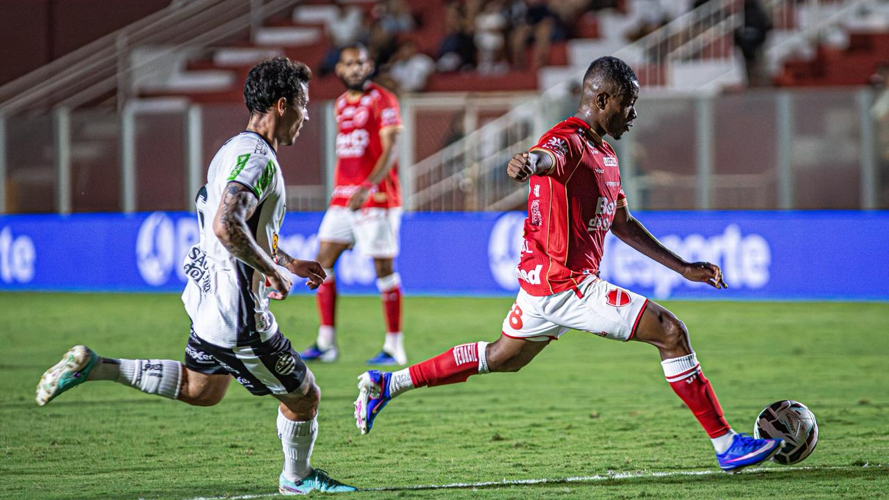 Vila Nova sofre empate nos minutos finais contra Athletic e desperdiça chance de assumir liderança da Série B