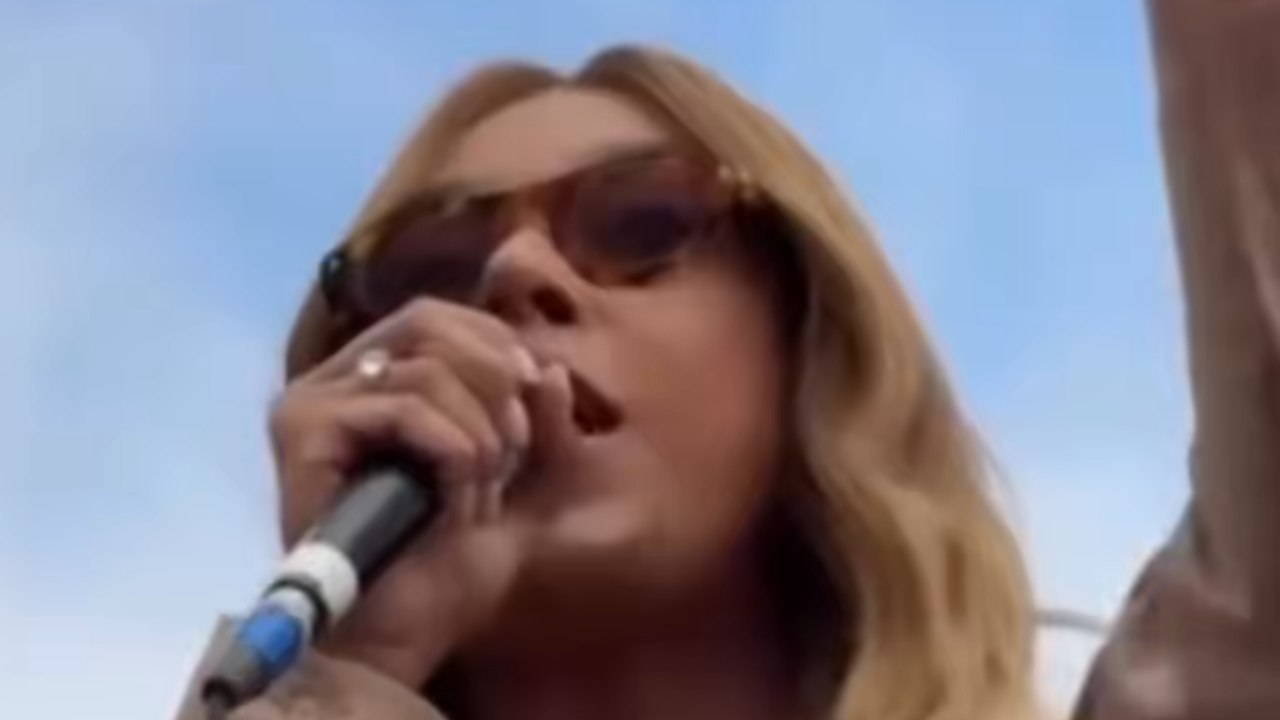 Vídeo: Erika Hilton participa de atos do dia do trabalhador e critica derrubada de veto de Lula