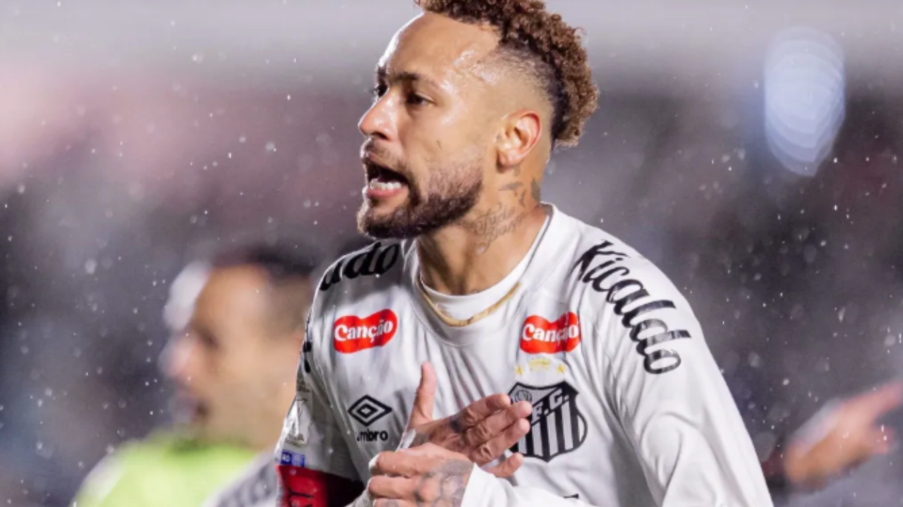 Neymar anima torcida após surgir feliz em meio a rumores de convocação