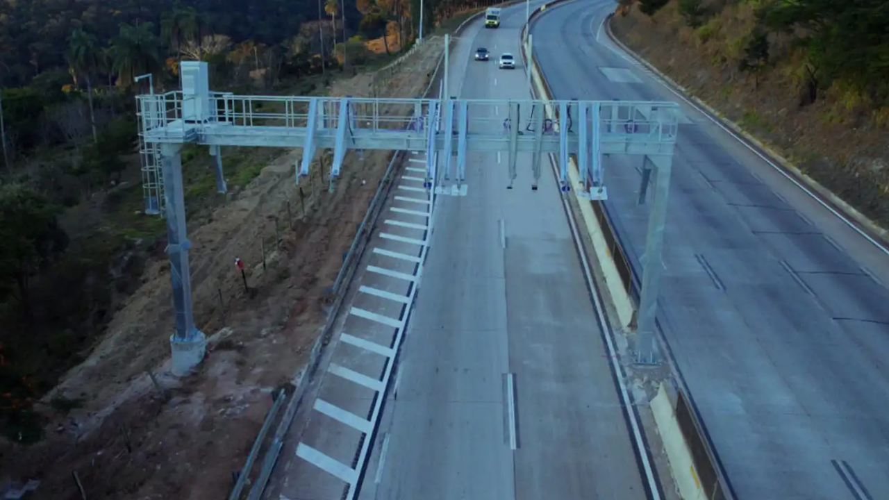 Novo pedágio eletrônico Free Flow começa a funcionar em sete pontos das BRs 060 e 452 em Goiás