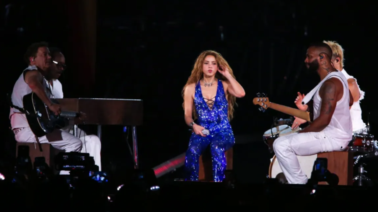 Vídeo: Shakira desabafa em show no Rio e dedica apresentação às mulheres