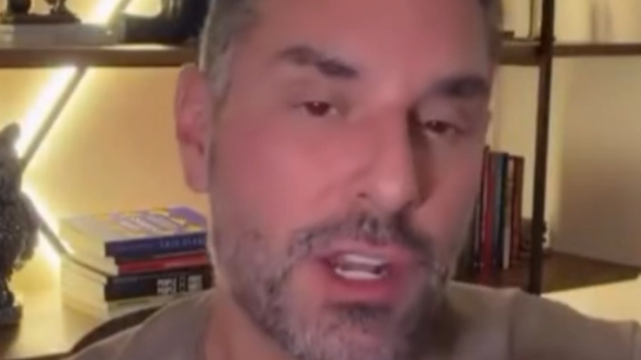 Empresário critica Flávio Bolsonaro após divulgação de áudios: 'Desgaste político na direita'; veja vídeo