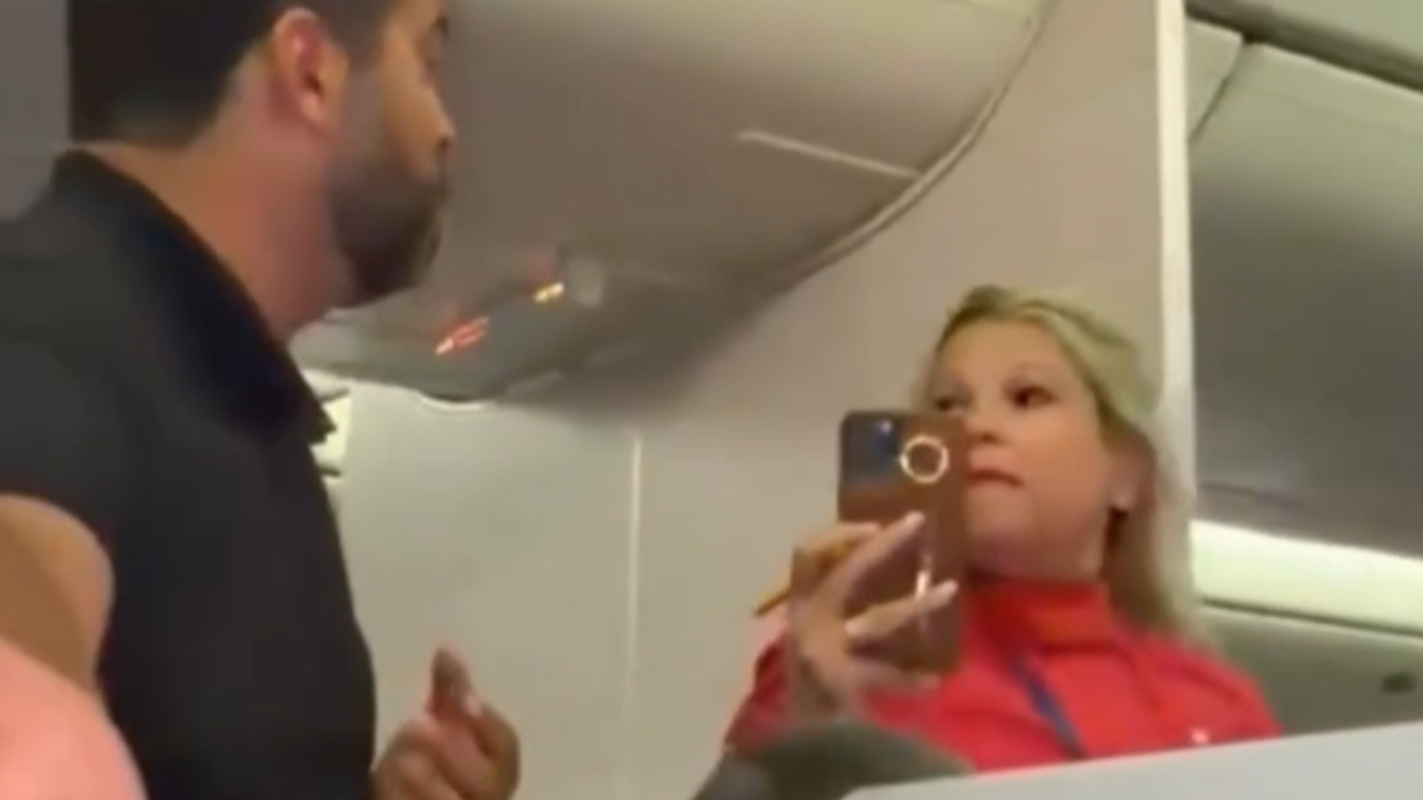Vídeo: Polícia é acionada dentro de avião após confusão por assentos comprados em voo da Latam