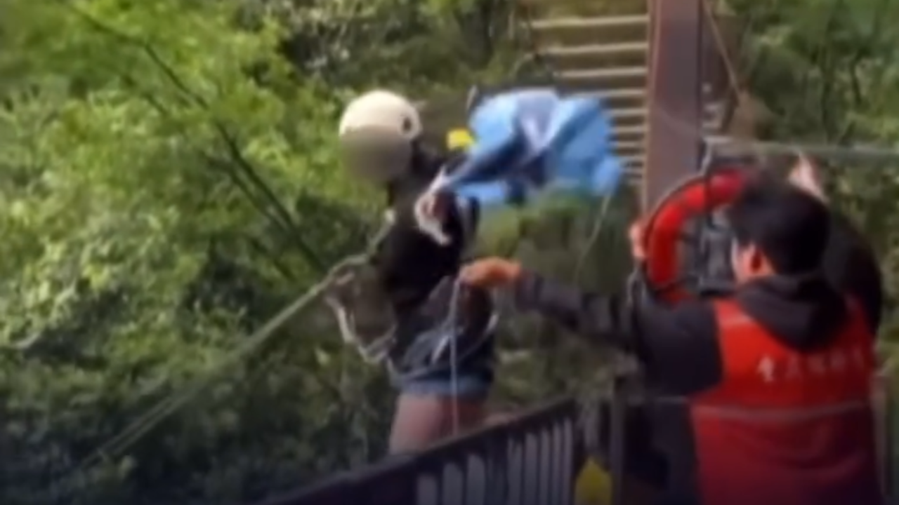 Vídeo: Menina morre após cair de balanço instalado em penhasco turístico