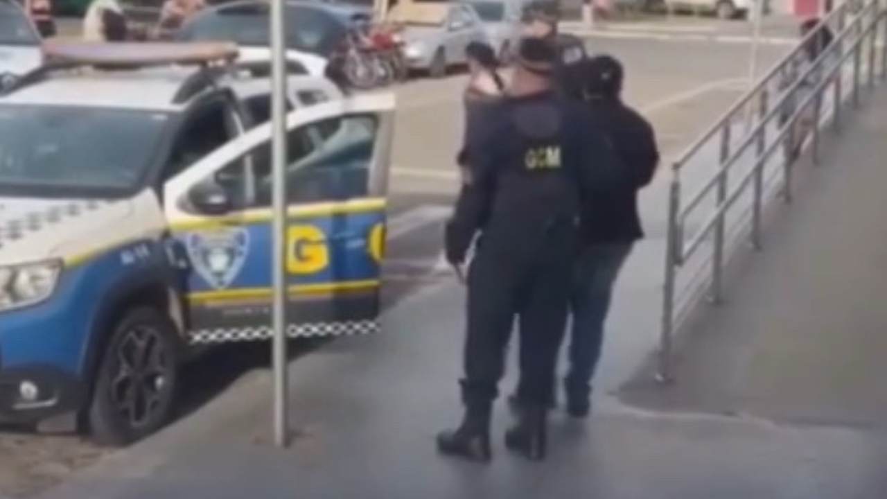 Vídeo: Homem é preso suspeito de matar o próprio filho em Aparecida de Goiânia