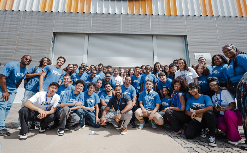 Ford Enter inicia nova turma e promove visita de alunos ao Centro de Tecnologia da Ford na Bahia