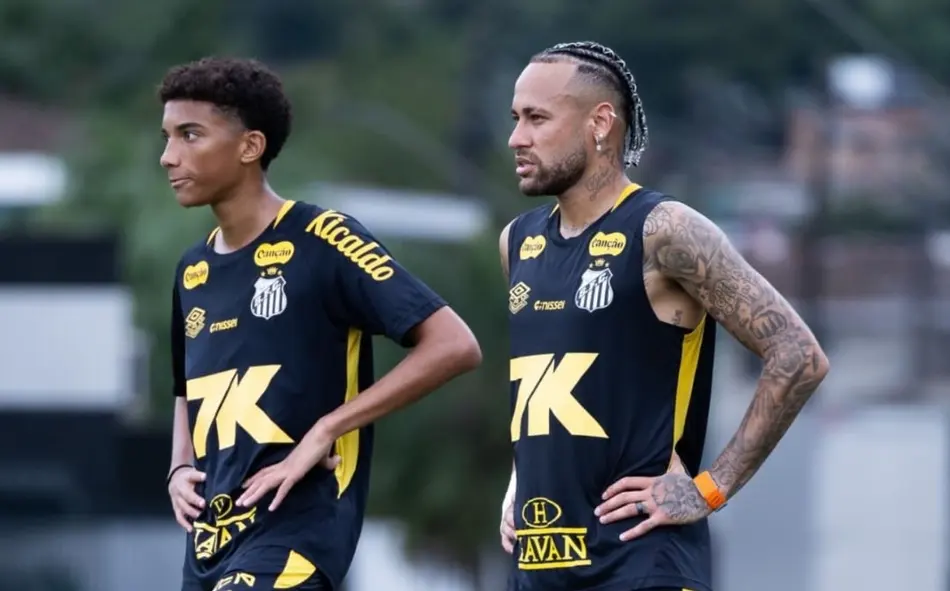 Grave: Neymar se envolve em confusão com Robinho Jr. em treino do Santos