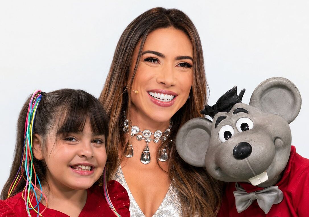 Patricia Abravanel é homenageada por Xaropinho e Youtuber mirim