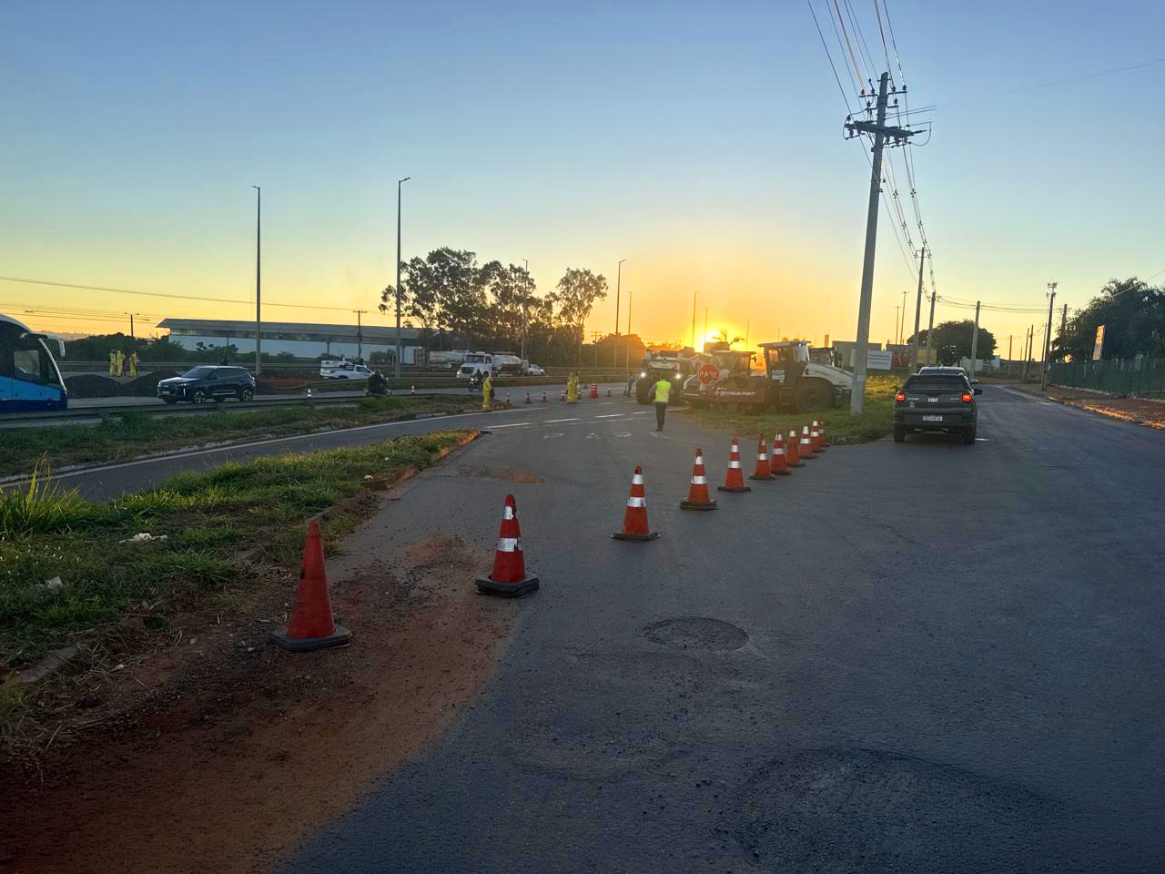 Governo de Goiás restaura pista de caminhada dos romeiros para Festa do Divino Pai Eterno, em Trindade