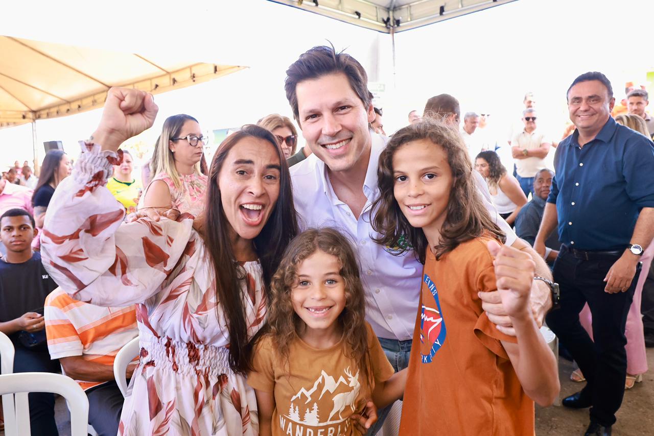 “Estas casas representam segurança, qualidade de vida e um novo começo”, diz Daniel Vilela ao entregar moradias a custo zero no Entorno do DF