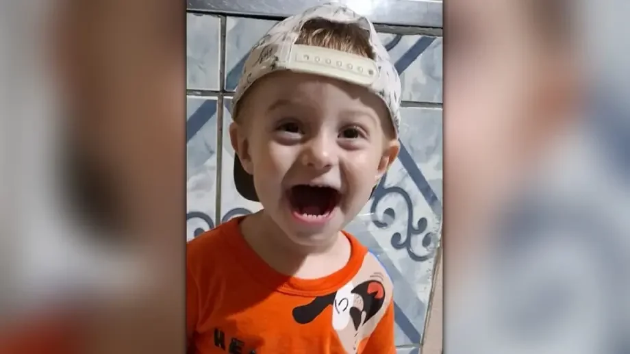 Bebê morre atropelado pelo pai em garagem e caso é tratado como negligência