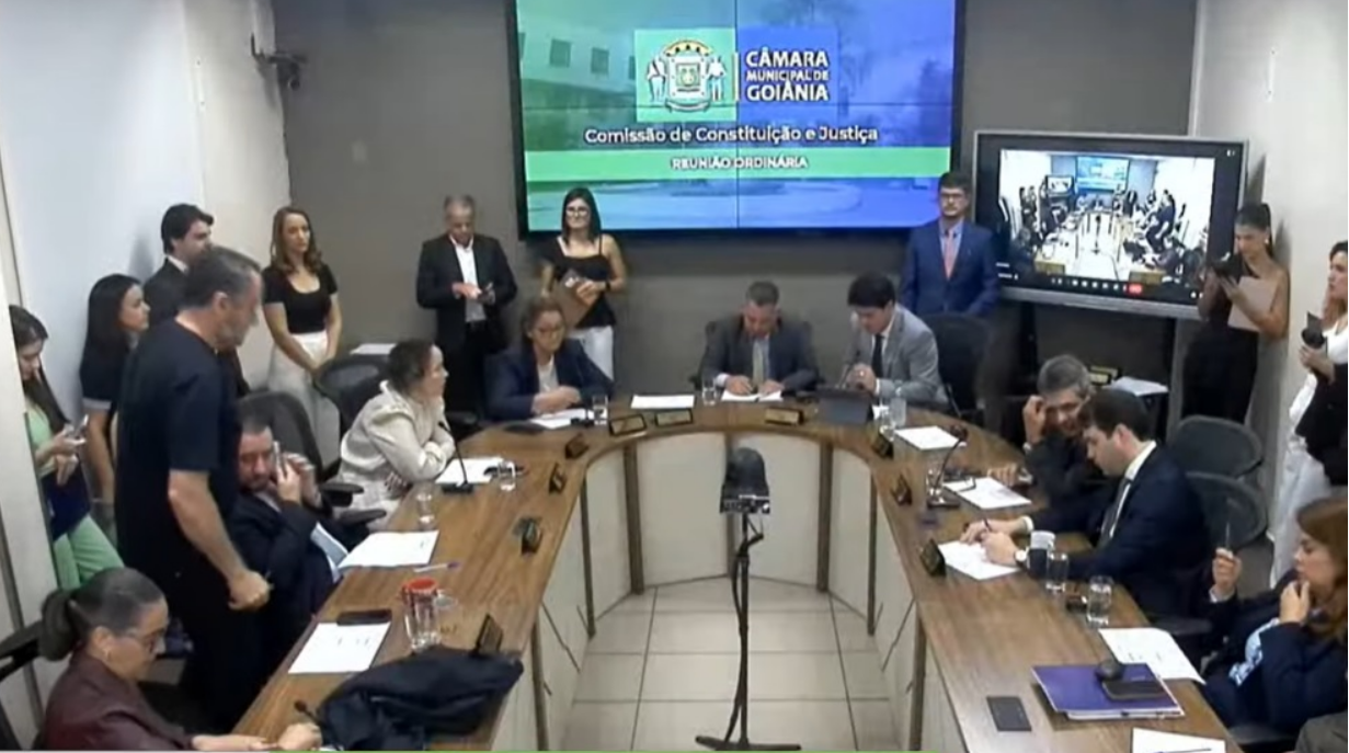 Câmara de Goiânia aprova reajuste de 5,4% para servidores do magistério e acompanha novo piso nacional