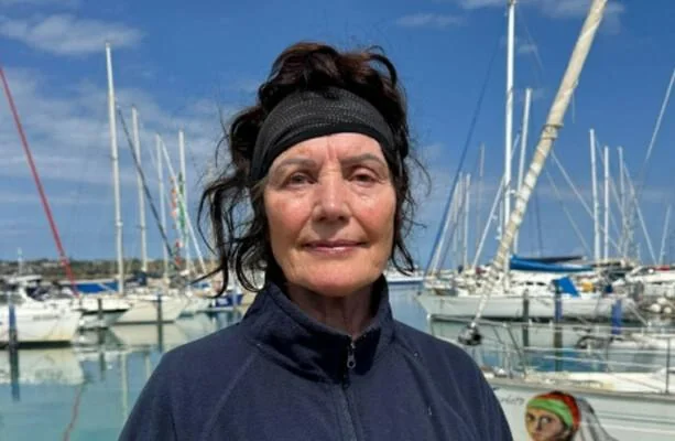 Irmã da presidente da Irlanda é detida em flotilha rumo a Gaza
