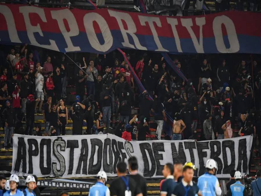 Conmebol cancela Medellín x Flamengo e Rubro-Negro pode vencer por W.O.