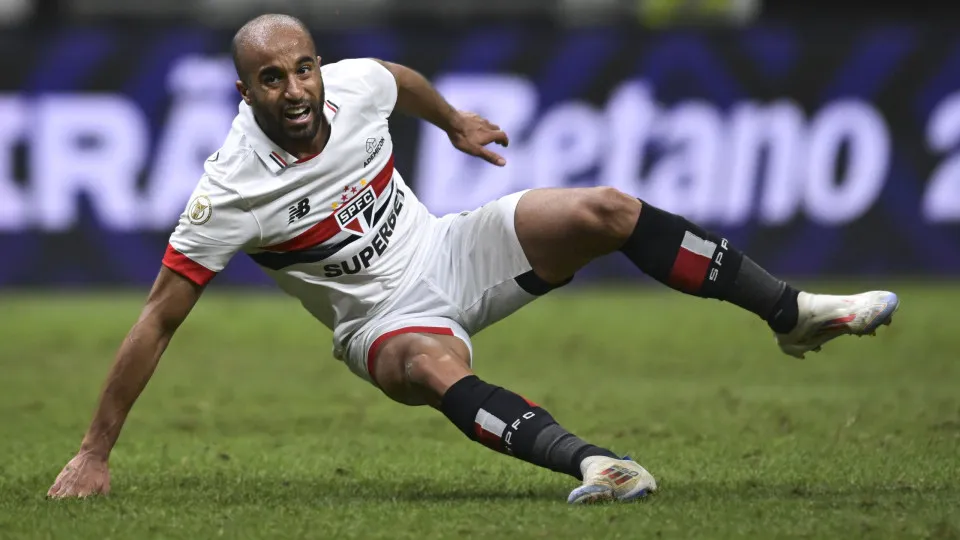 Lucas Moura sofre ruptura no tendão e pode perder o restante da temporada