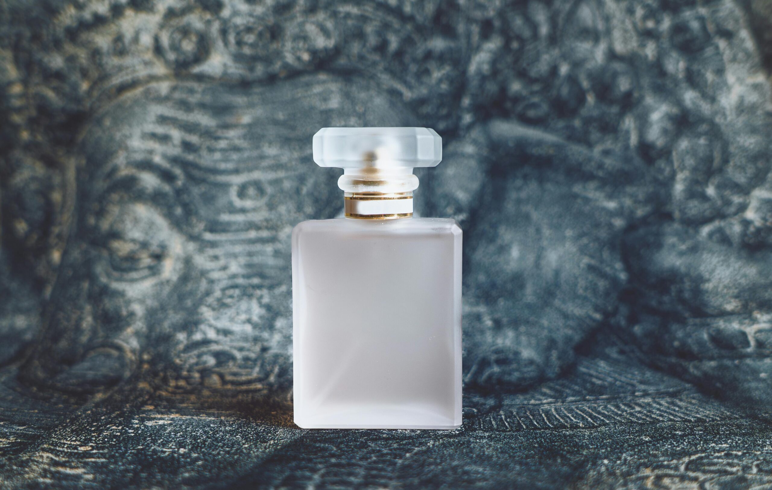 Como escolher um perfume marcante sem exagerar na intensidade