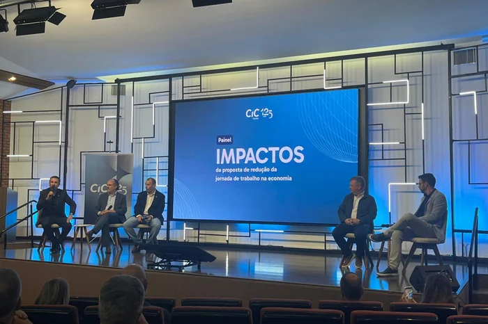 Empresários negociam mudanças na PEC da jornada semanal de 40 horas