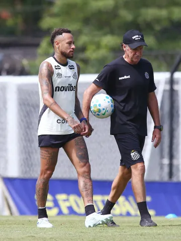 Santos perde vantagens e amplia crise com sete jogos sem vencer