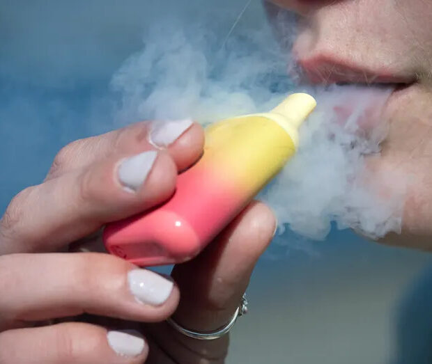 EUA autorizam pela primeira vez vapes com sabores de frutas