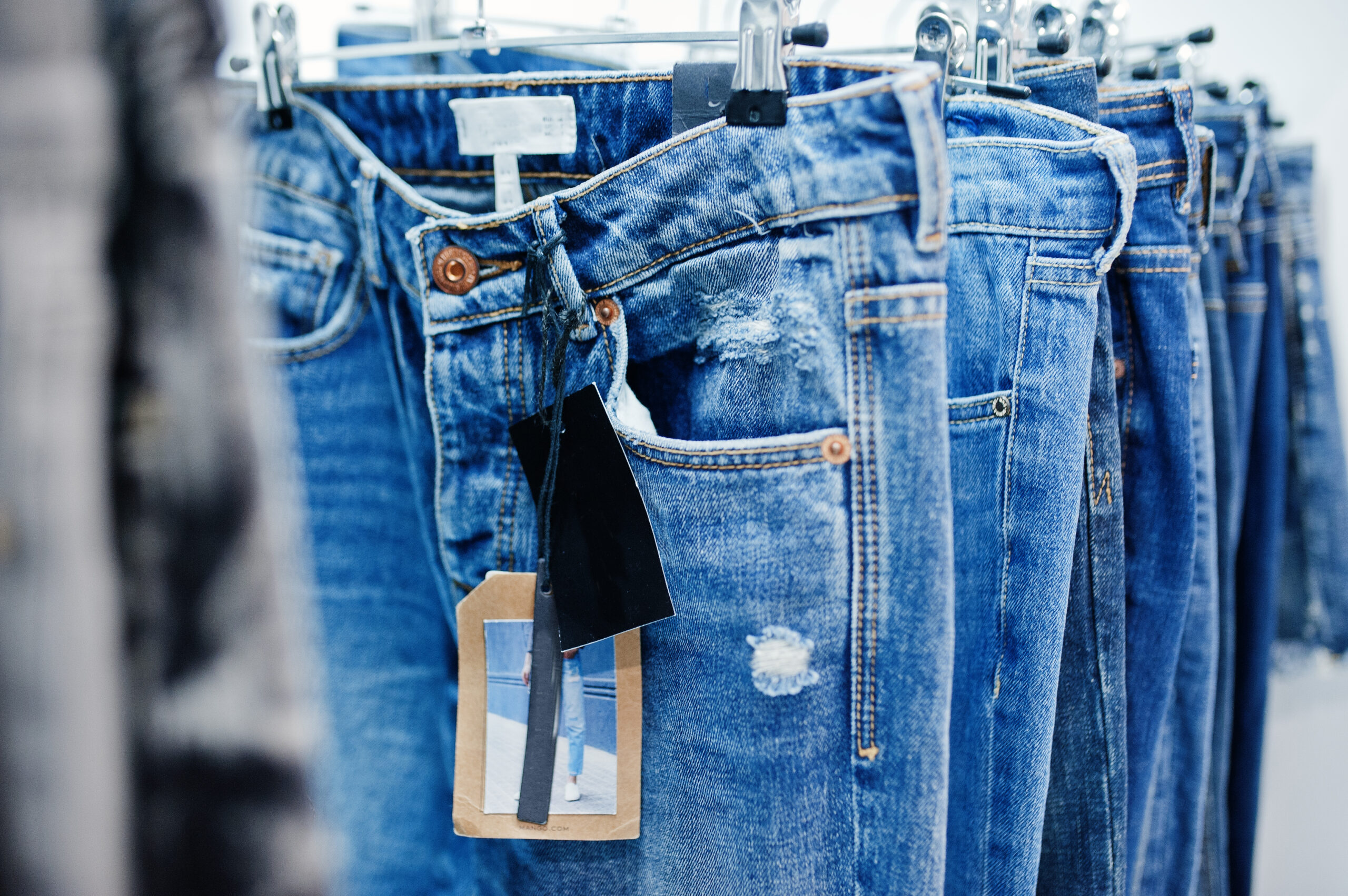 Dia Mundial do Jeans destaca força do denim no Brasil e presença do setor em Goiânia