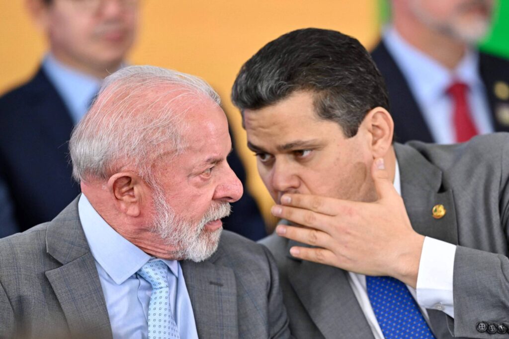 Governo articula com Alcolumbre para evitar pautas sensíveis no Senado