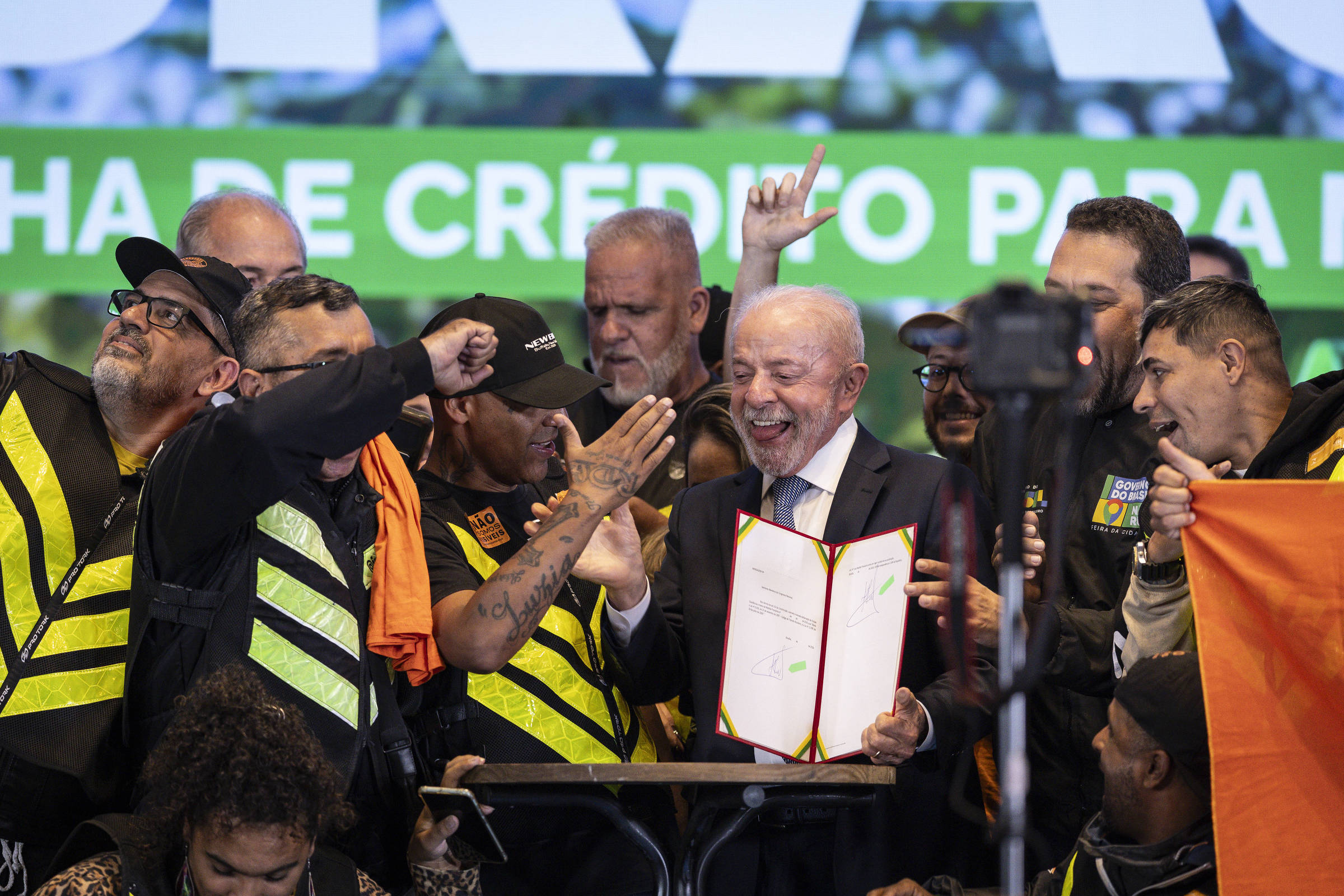 Governo lança crédito de R$ 4 bilhões para entregadores de aplicativos