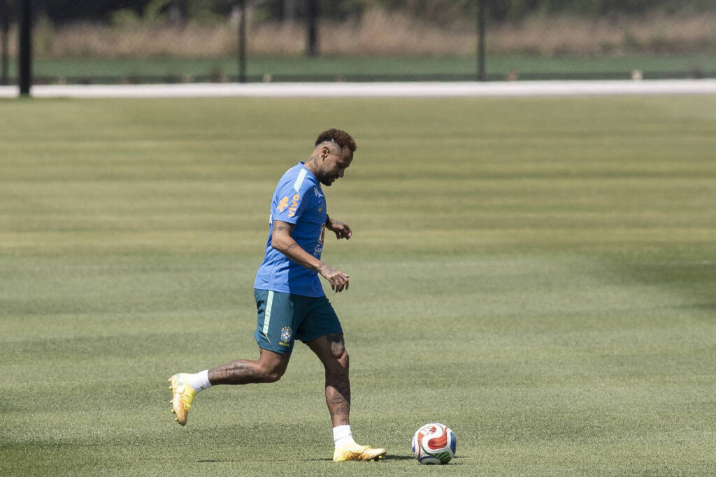 Ancelotti confirma Neymar disponível para jogo do Brasil contra a Escócia