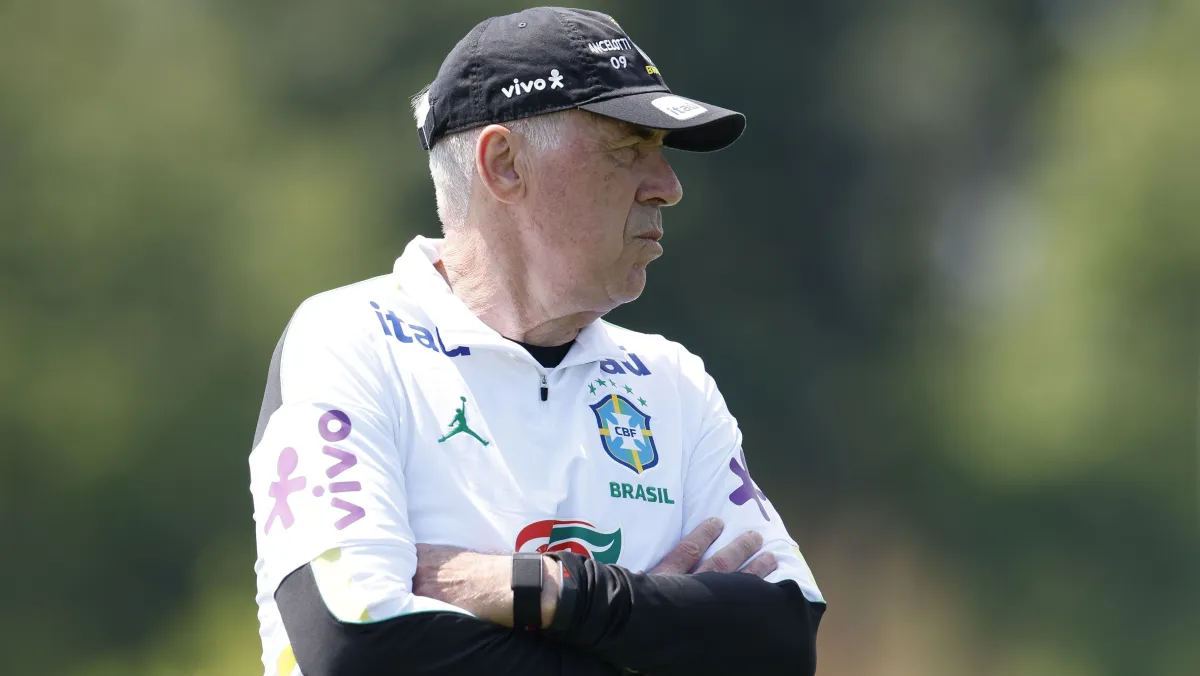 Ancelotti avalia opções para vaga de Raphinha enquanto Neymar se aproxima do retorno