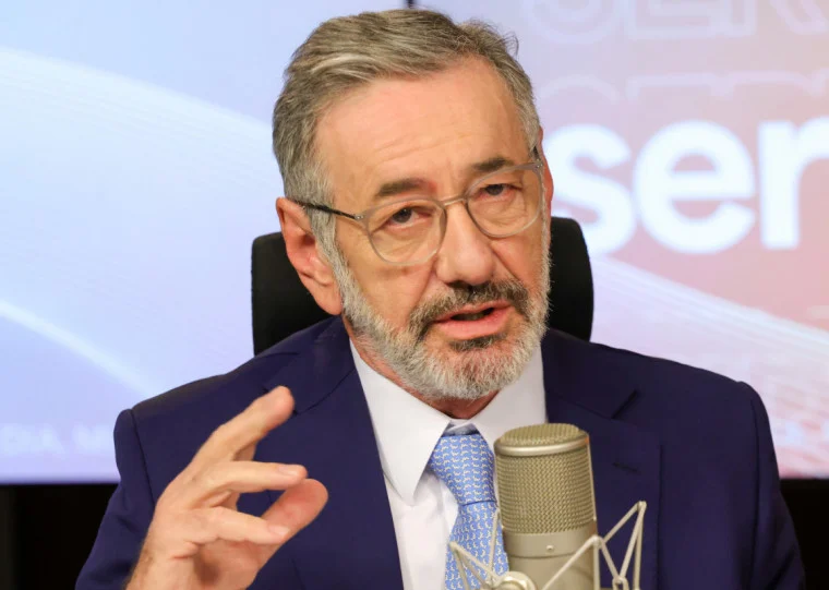 Ministro vê como improvável encontro entre Lula e Trump durante o G7