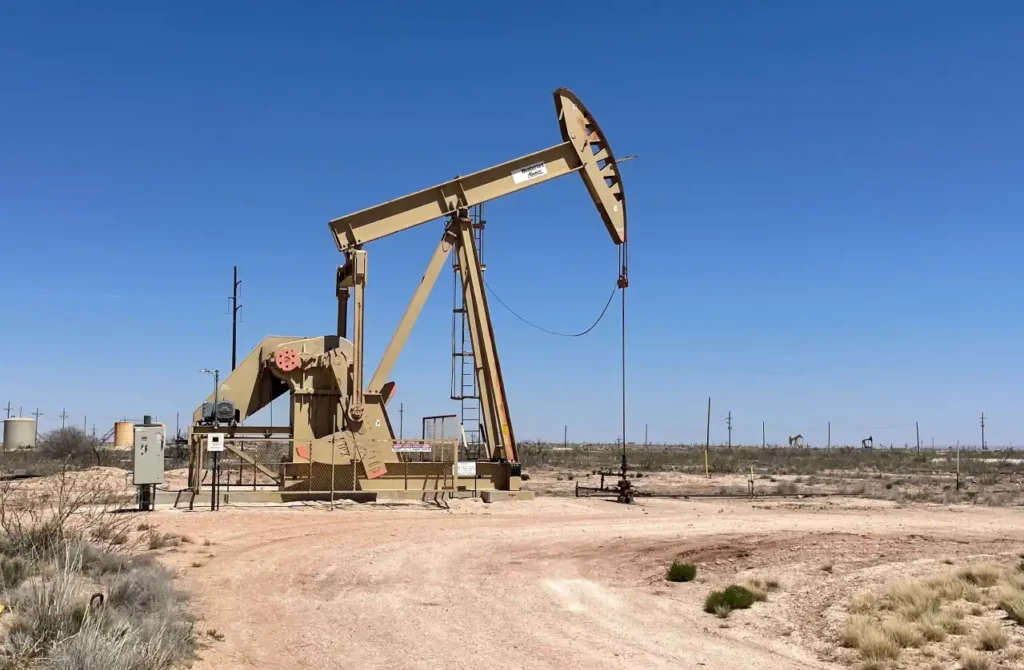 Petróleo cai abaixo de US$ 80 com avanço de acordo entre EUA e Irã