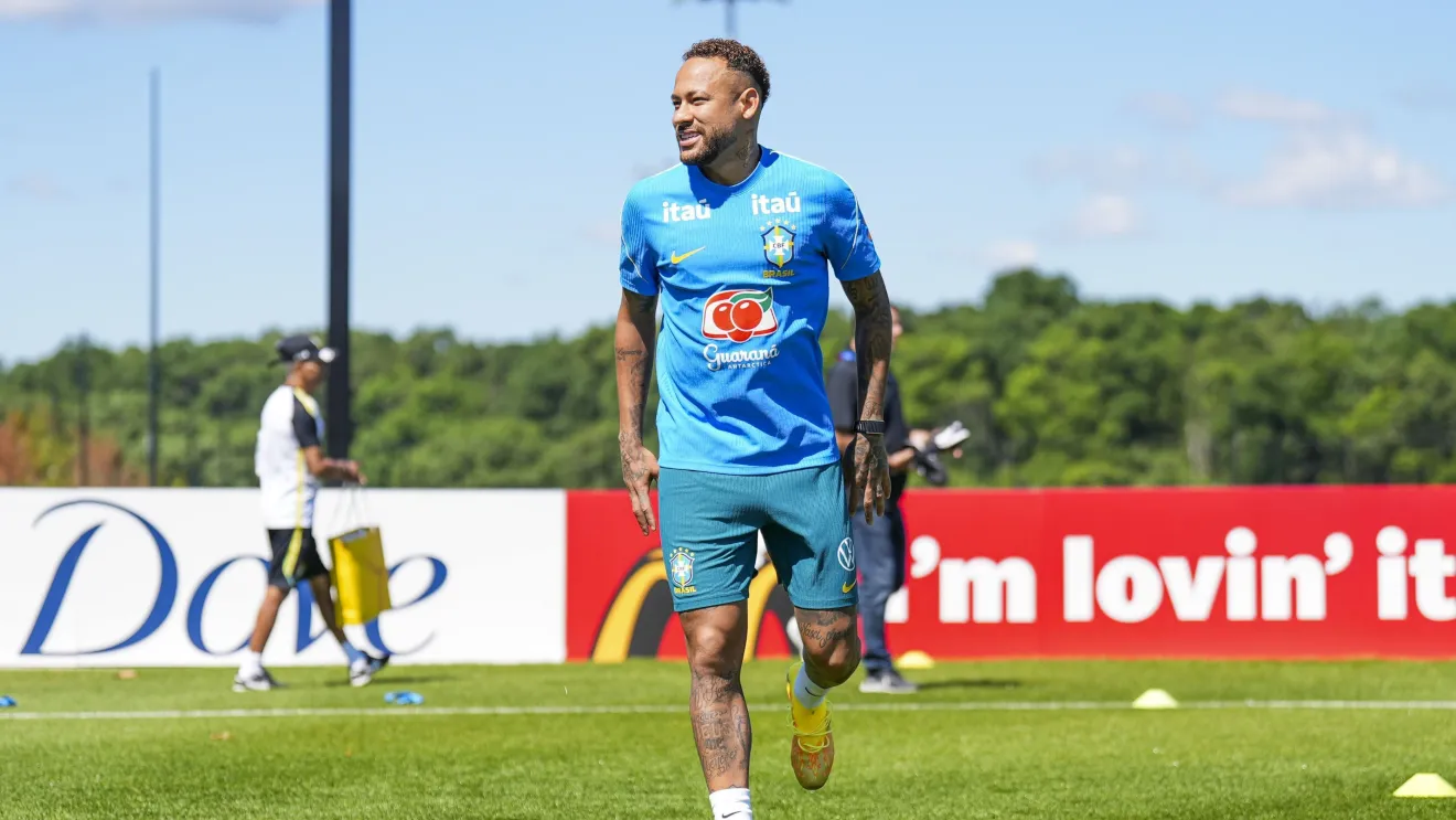 Brasil encara a Escócia e define futuro na Copa; Neymar pode estrear no Mundial