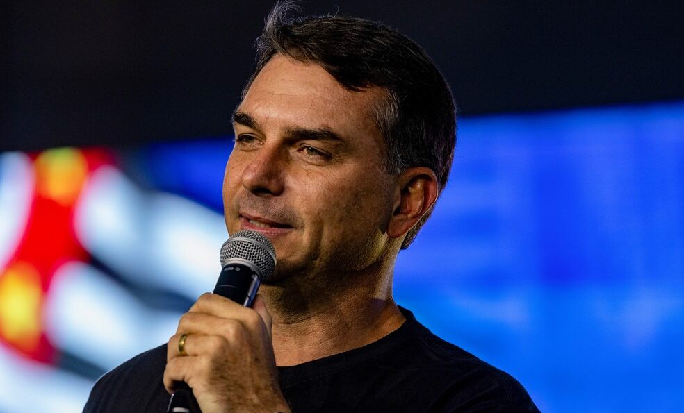 Flávio Bolsonaro lança jingle de pré-campanha para a disputa presidencial de 2026