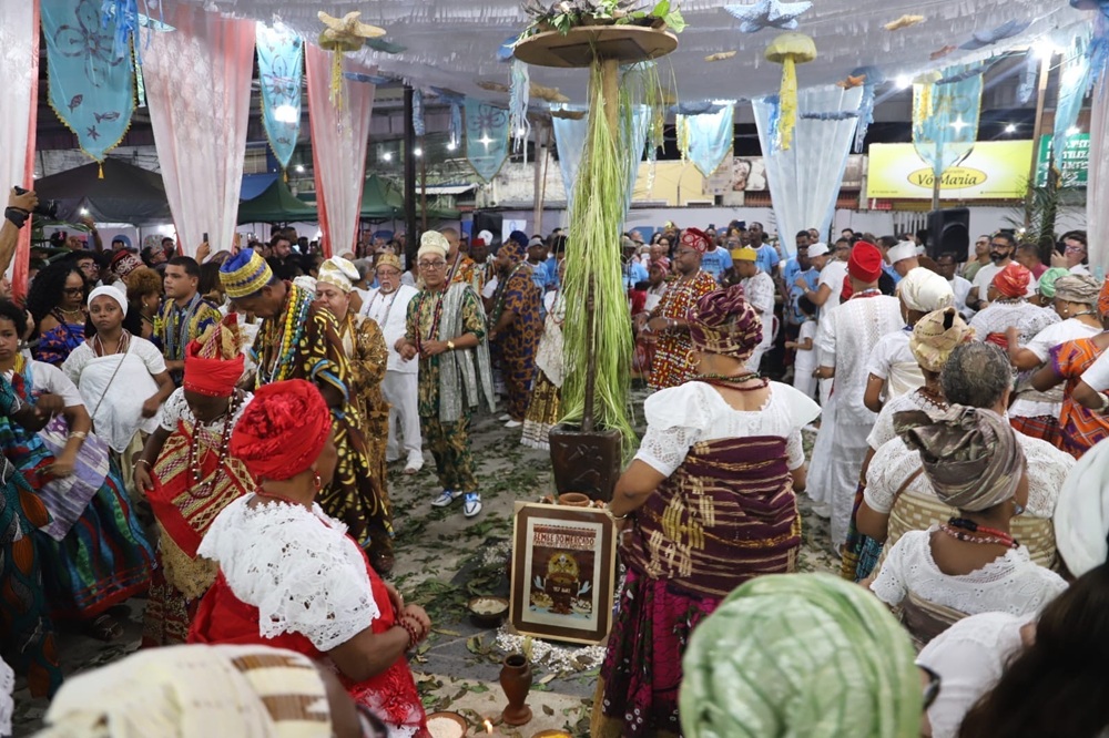 Candomblé de rua toma Santo Amaro no Bembé do Mercado, na Bahia