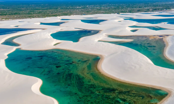 Vídeo: Lençóis Maranhenses impressionam com lagoas de até cinco metros de profundidade