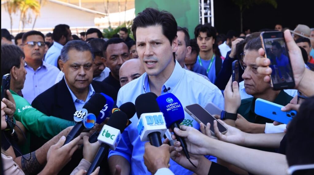 Goiás entrega mais de 170 veículos e equipamentos a 156 municípios em nova etapa de programa estadual
