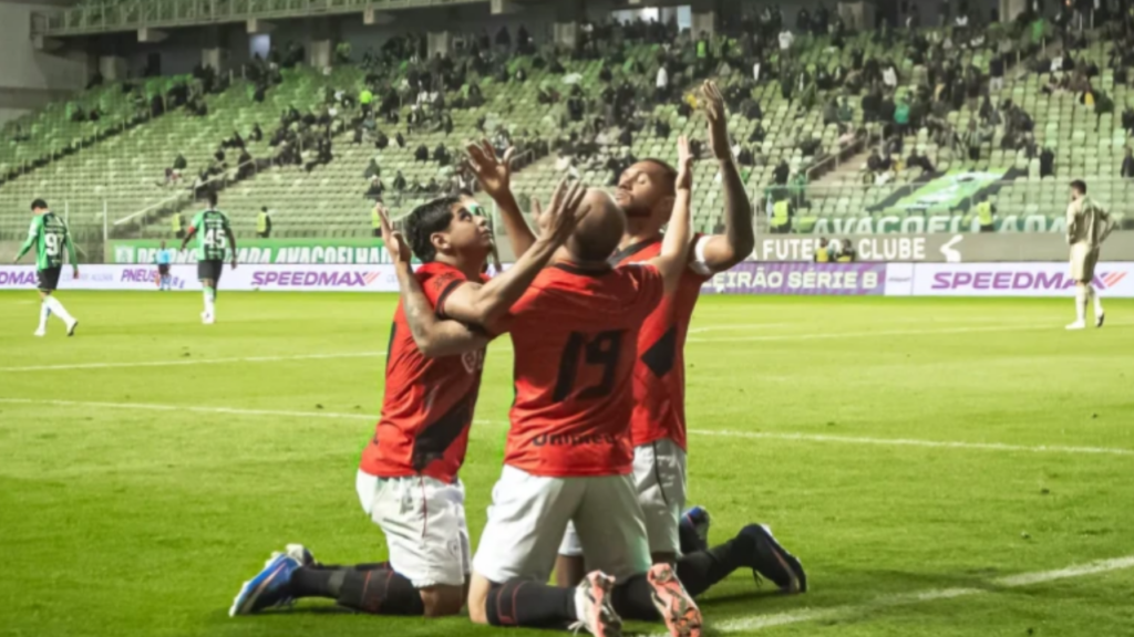 Atlético-GO vence América-MG por 2 a 1 de virada no Independência pela Série B
