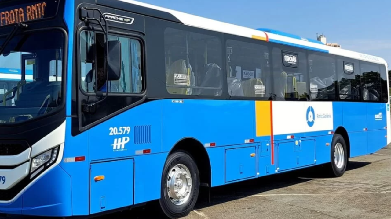 Idoso é agredido dentro de ônibus após pedir silêncio em Goiânia; veja vídeo