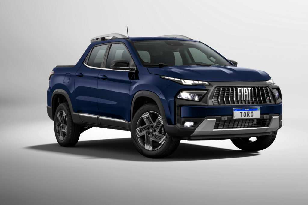 Fiat Toro chega à linha 2027 como a primeira picape híbrida-leve produzida no Brasil