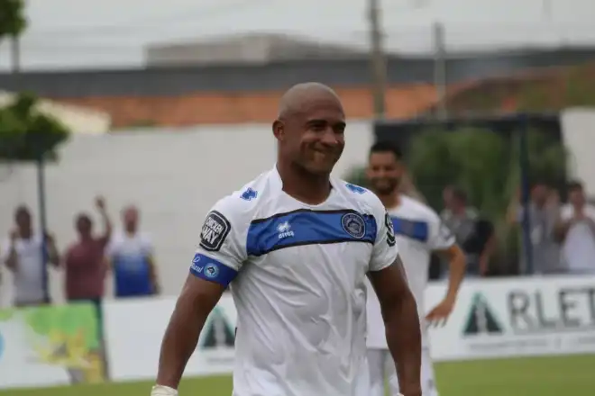 Ex-atacante do Atlético-GO e Santa Cruz é morto a tiros em Santa Catarina