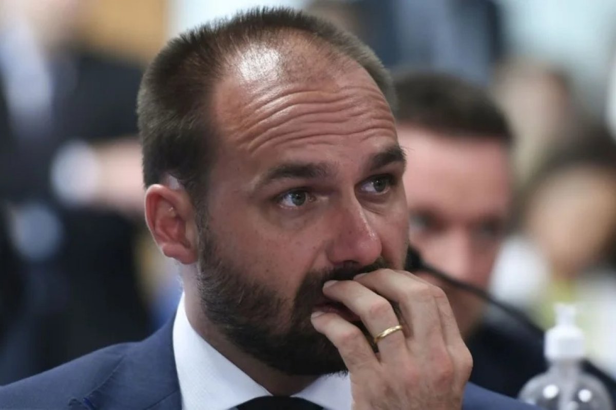 Eduardo Bolsonaro diz que condenação do STF busca tirá-lo das eleições