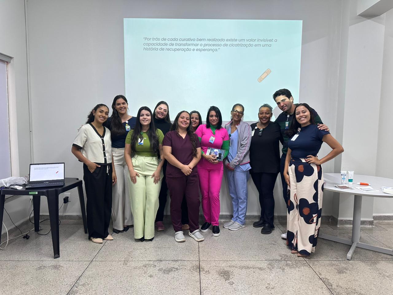 HEL treina equipe de enfermagem em cuidados com curativos