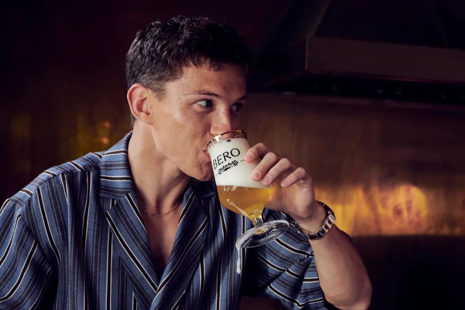 Tom Holland relembra batalha contra o álcool e revela hábitos longe das festas