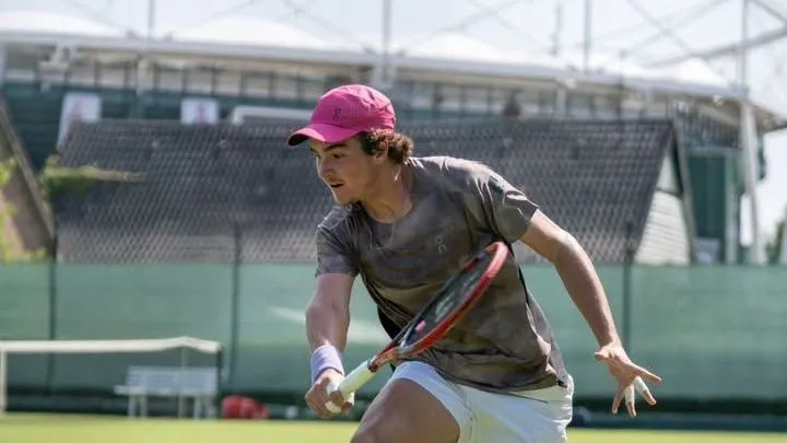 João Fonseca é eliminado nas duplas do ATP de Halle e mira estreia no simples