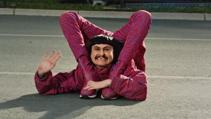 O cantor Oliver Tree e youtuber argentino são vítimas de queda de helicópteros