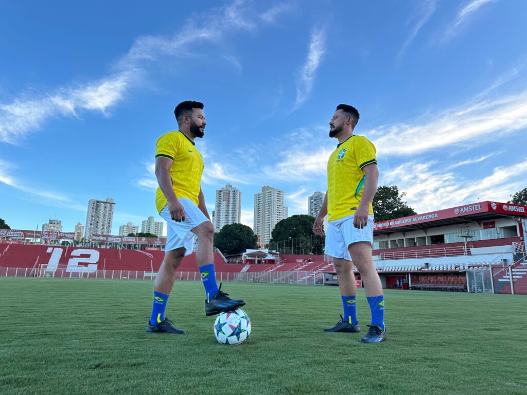 Vídeo: João Lucas & Marcelo lançam “Dá-Lhe Brasil”, música inspirada em Neymar
