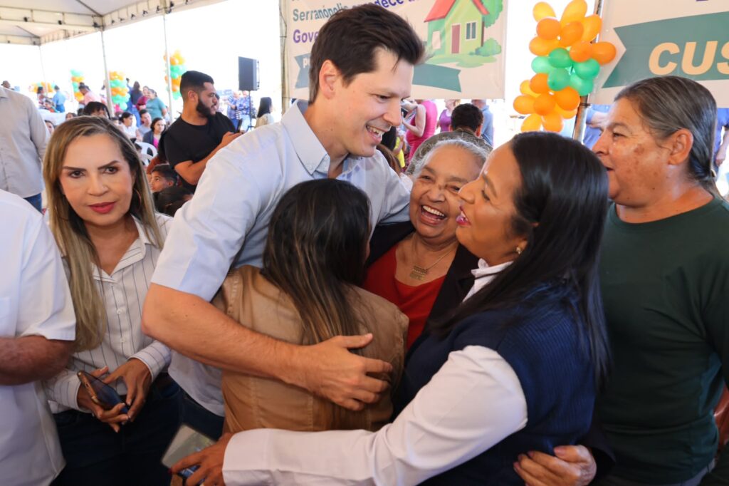 Daniel Vilela entrega 50 casas a custo zero em Serranópolis e amplia acesso à moradia digna no interior de Goiás